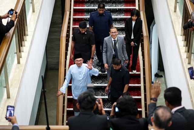 Image from: Belanjawan 2027: Kerap Sebut 'Waad', Ini Maksud 8 Perkataan Unik Digunakan PM Anwar