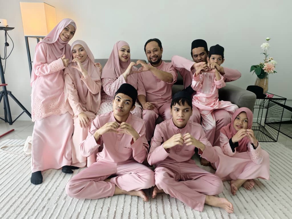 Image from: “Anak Saya Boleh Sebenarnya,” Dari Penafian Ke Penerimaan, Kisah Ibu Ayah Besarkan Lima Anak Autisme