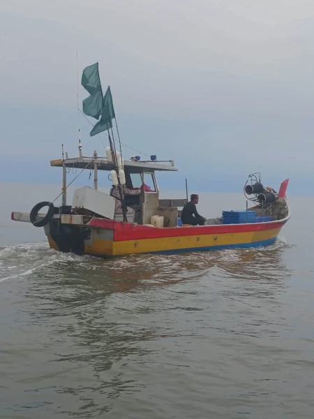 Image from: Bot Fiber Tanpa Pendaftaran, Tiga Warga Myanmar Ditahan Maritim Malaysia