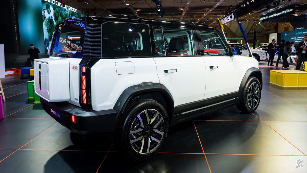 Image from: iCaur 03 iWD is now locally assembled in Malaysia: Still priced at RM130k