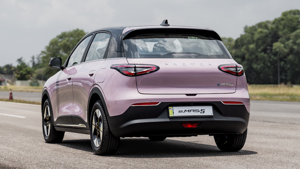 Image from: Proton e.MAS 5新增Jade Green车身配色 售价仍是5.7万令吉起