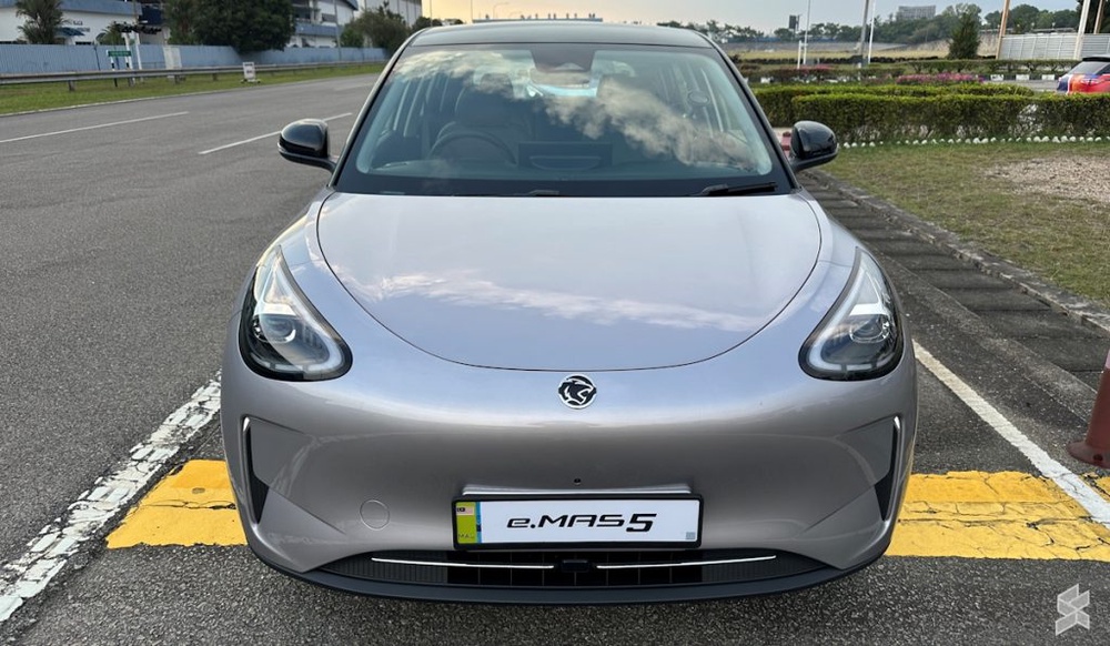 Image from: Proton e.MAS 5 now available in Jade Green, still priced from RM57k