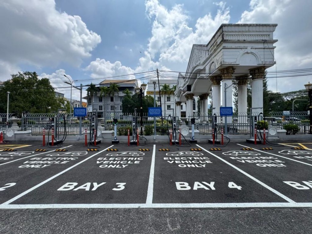 Image from: TNB Electron deploys 480kW DC Charger with 6 bays at Wisma TNB Perda, Bukit Mertajam