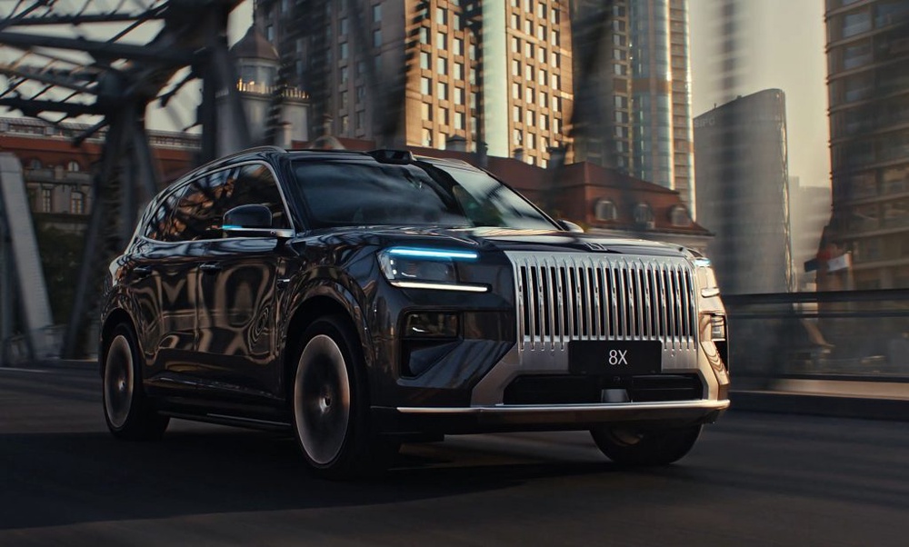 Image from: Zeekr 8X: Premium 900V PHEV SUV, up to triple-motor setup and 0–100km/h in 2.96s