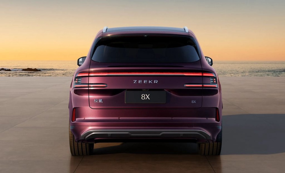 Image from: Zeekr 8X: Premium 900V PHEV SUV, up to triple-motor setup and 0–100km/h in 2.96s