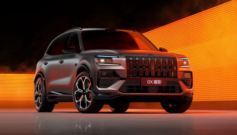 Image from: Zeekr 8X: Premium 900V PHEV SUV, up to triple-motor setup and 0–100km/h in 2.96s