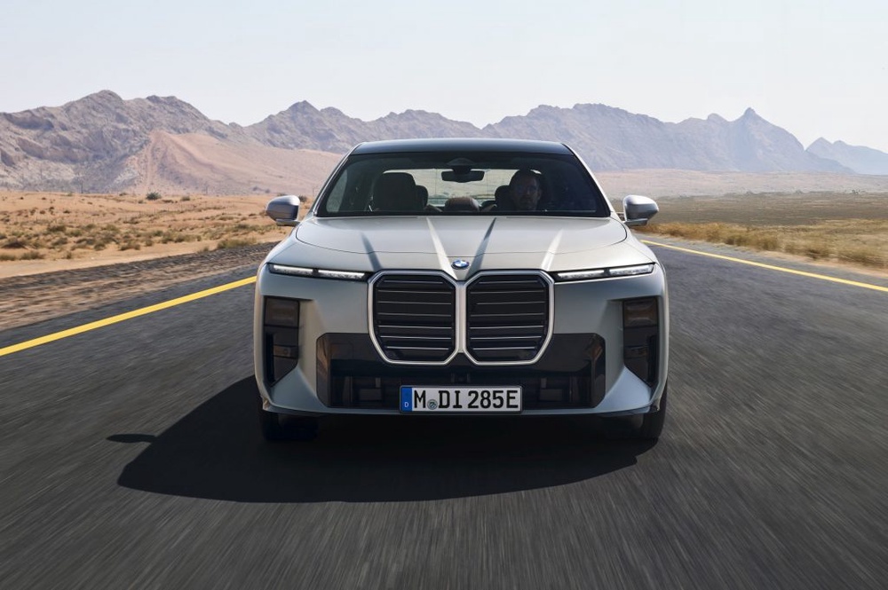 Image from: BMW 7 Series gets Neue Klasse upgrade. New i7 now offers over 700km range and 250kW DC fast charging