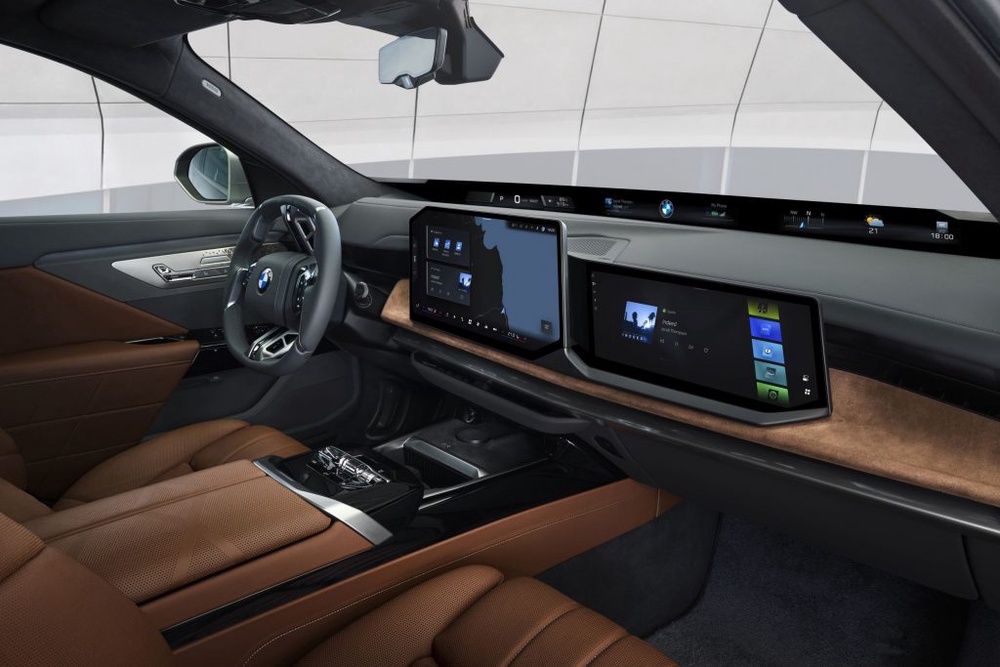 Image from: BMW 7 Series gets Neue Klasse upgrade. New i7 now offers over 700km range and 250kW DC fast charging