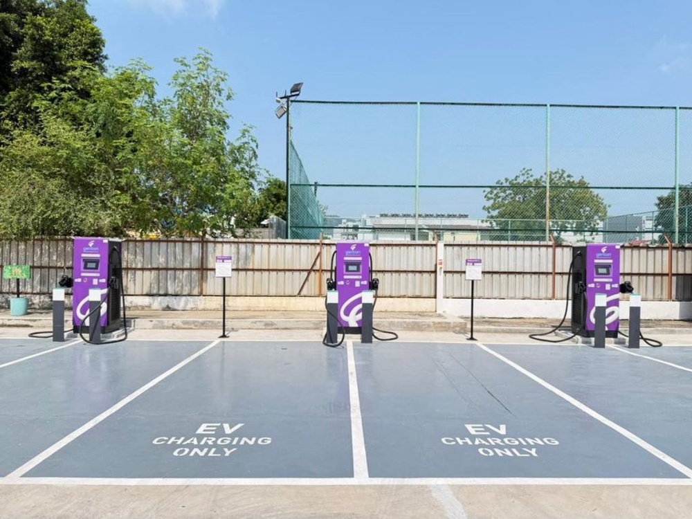 Image from: Gentari’s largest EV Charging Hub in Penang, 540kW total capacity with 6 bays at Bayan Baru