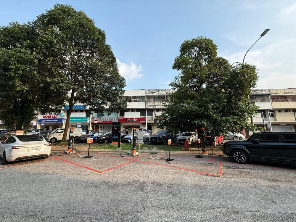 Image from: JomCharge x DBKL turn on EV chargers at McDonald’s Sri Petaling