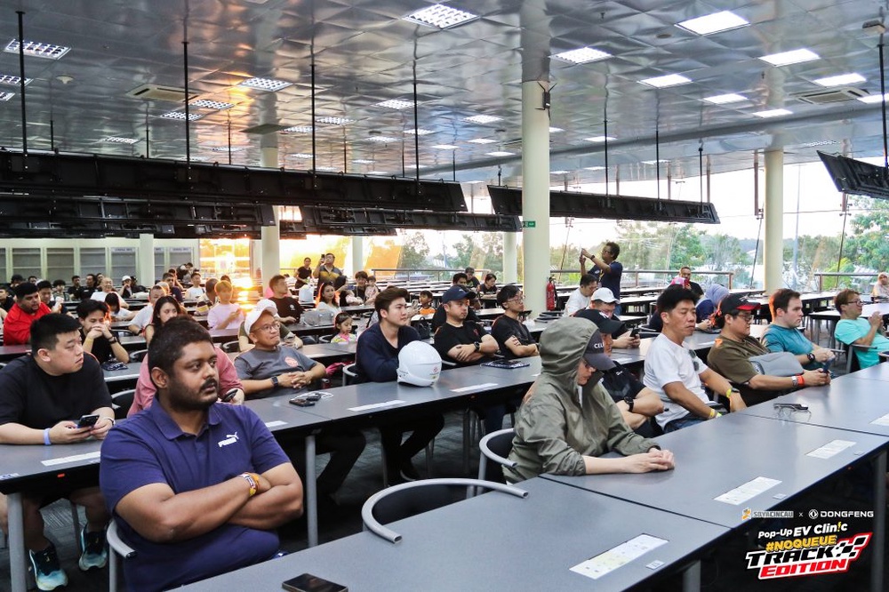 Image from: Over 100 EVs take over Sepang for SoyaCincau x Dongfeng Pop-Up EV Clinic: Track Edition 2026