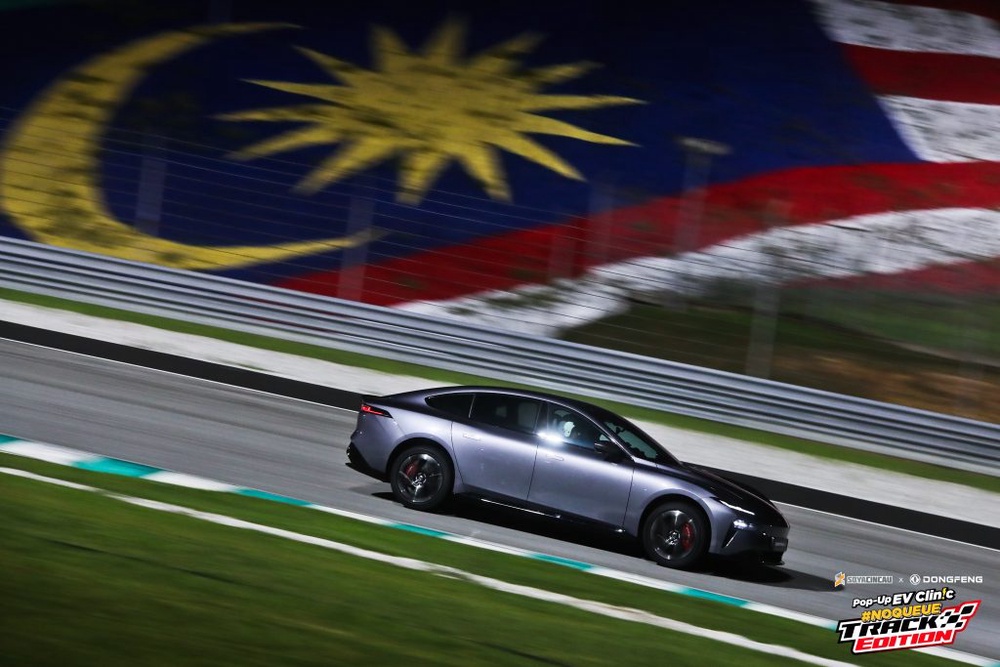 Image from: Over 100 EVs take over Sepang for SoyaCincau x Dongfeng Pop-Up EV Clinic: Track Edition 2026