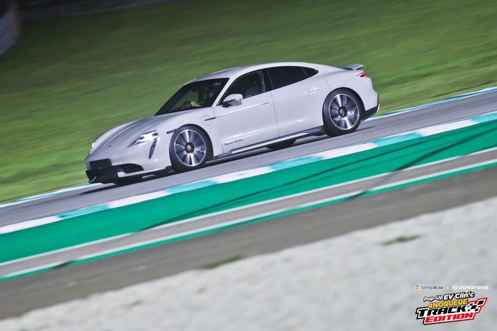 Image from: Over 100 EVs take over Sepang for SoyaCincau x Dongfeng Pop-Up EV Clinic: Track Edition 2026