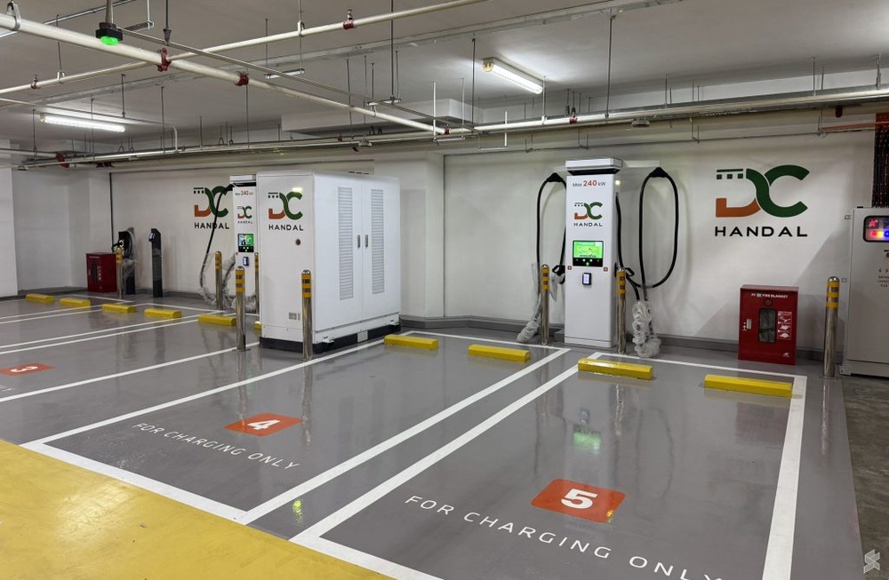 Image from: DC Handal deploys 240kW DC Charger with 4 bays at IOI Mall Damansara