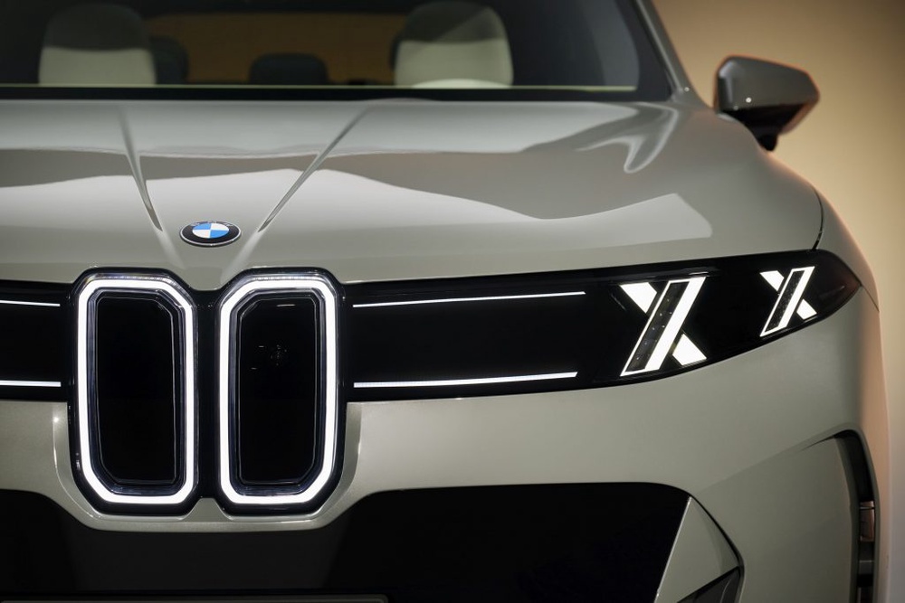 Image from: 5th-gen BMW X5: New BMW iX5 EV gets a massive 141kWh battery, up to 845km range