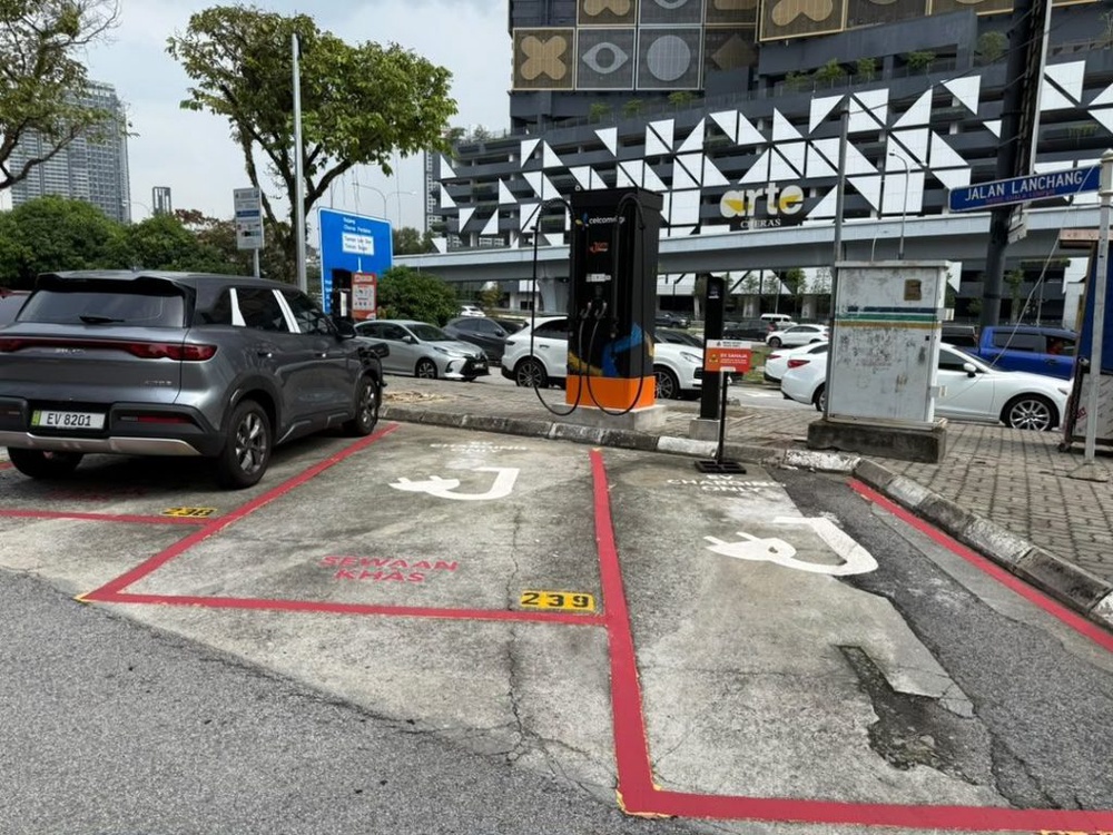 Image from: JomCharge x DBKL turns on EV Chargers at Cheras Q House