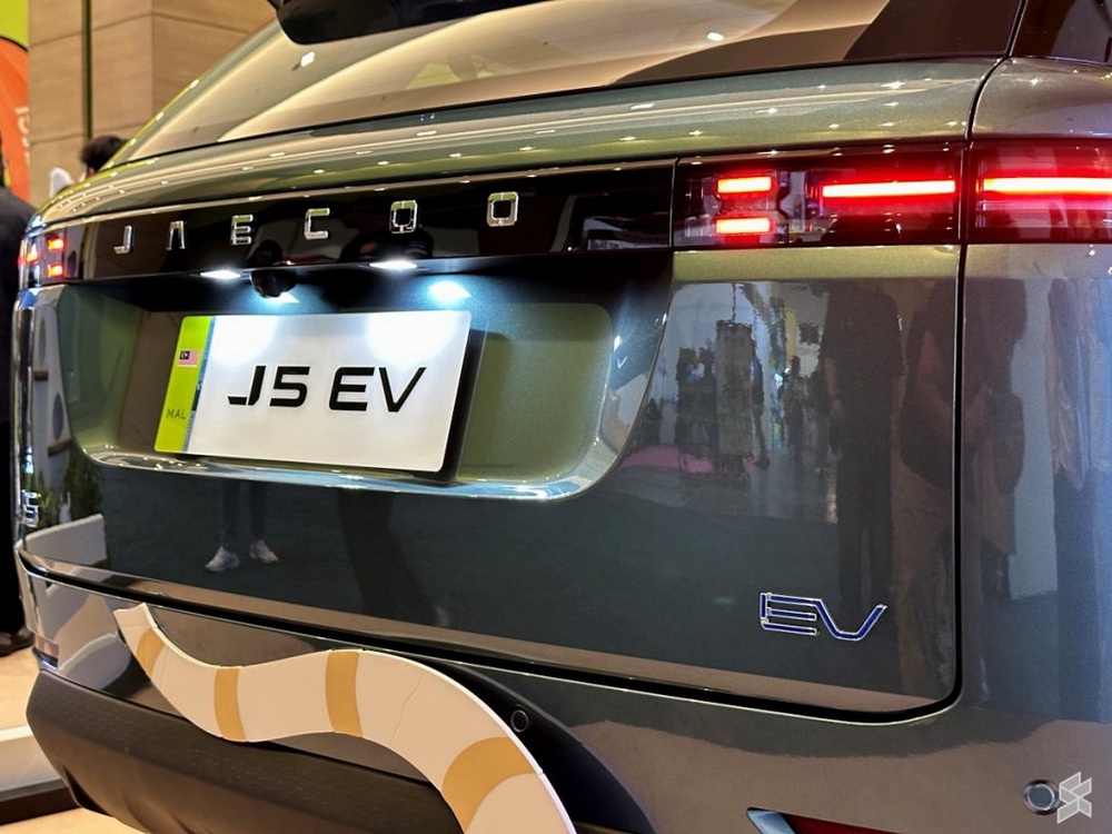Image from: Jaecoo J5 EV: First look at the potential Proton e.MAS and BYD challenger