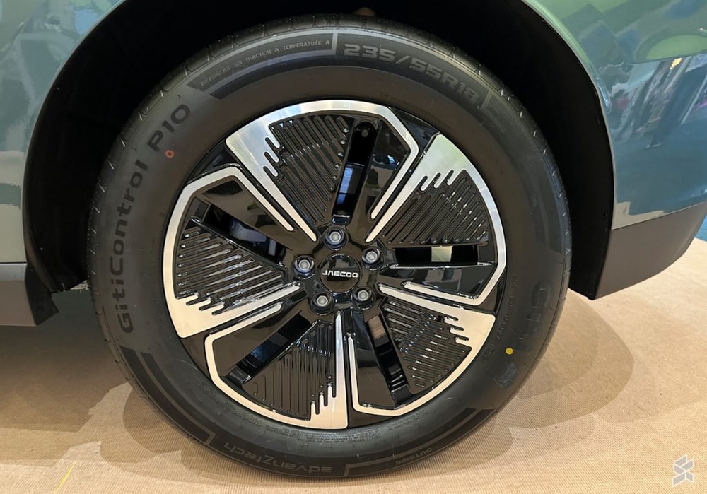 Image from: Jaecoo J5 EV: First look at the potential Proton e.MAS and BYD challenger