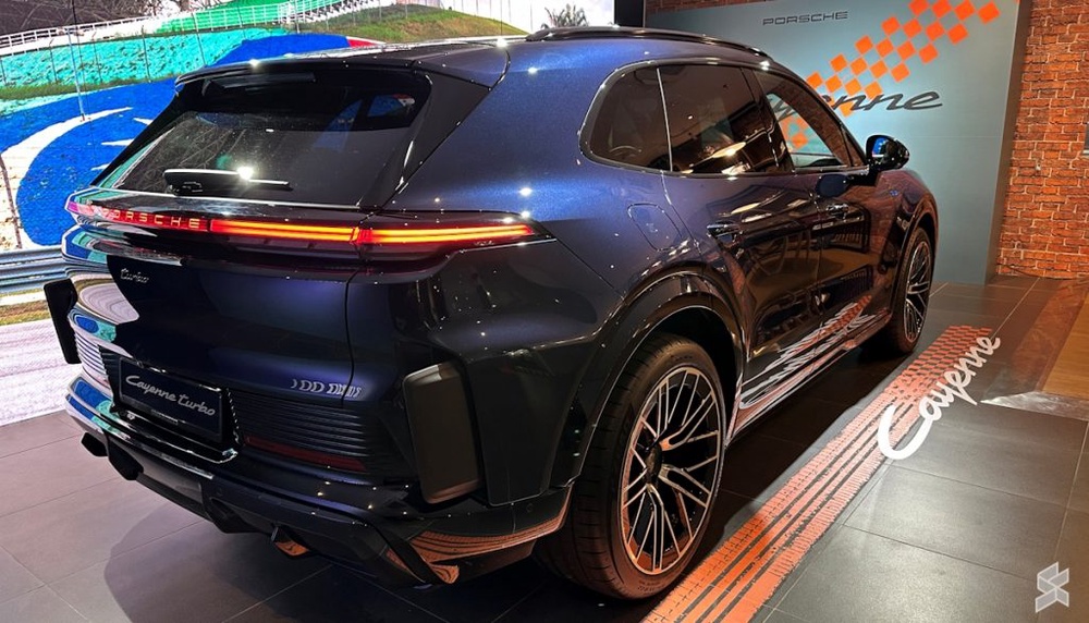 Image from: Porsche Cayenne Electric now in Malaysia: Up to 1140hp, over 600km of range, priced from RM699k