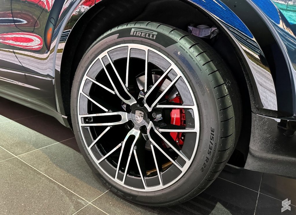 Image from: Porsche Cayenne Electric now in Malaysia: Up to 1140hp, over 600km of range, priced from RM699k