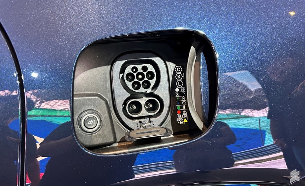 Image from: Porsche Cayenne Electric now in Malaysia: Up to 1140hp, over 600km of range, priced from RM699k
