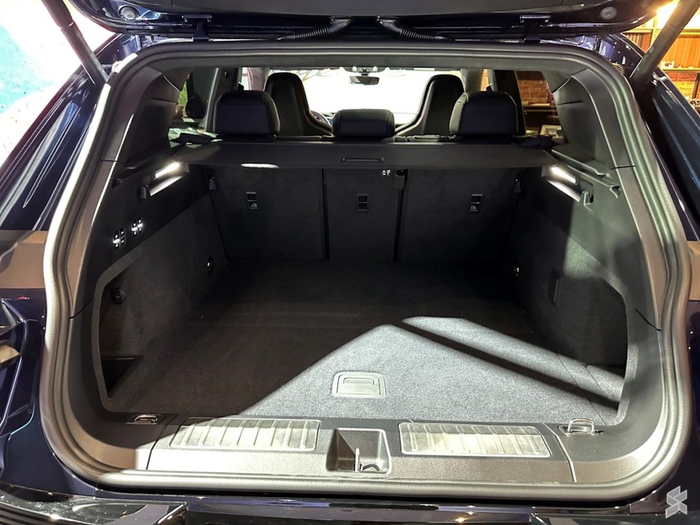Image from: Porsche Cayenne Electric now in Malaysia: Up to 1140hp, over 600km of range, priced from RM699k
