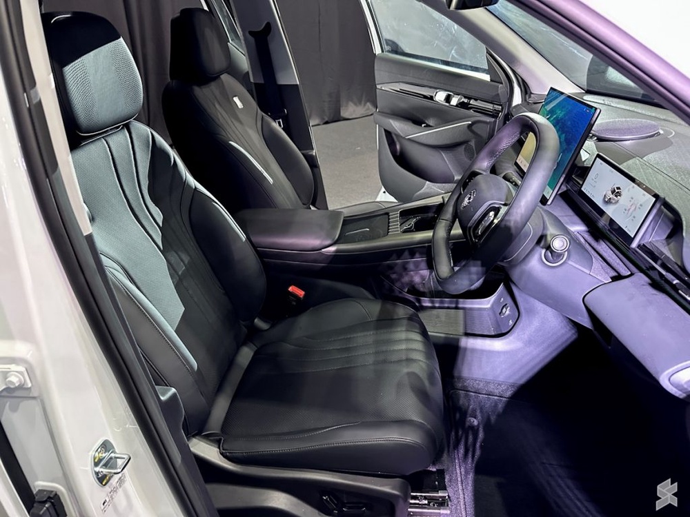 Image from: Proton e.MAS 7 PHEV CKD is here: Only one major change over CBU version