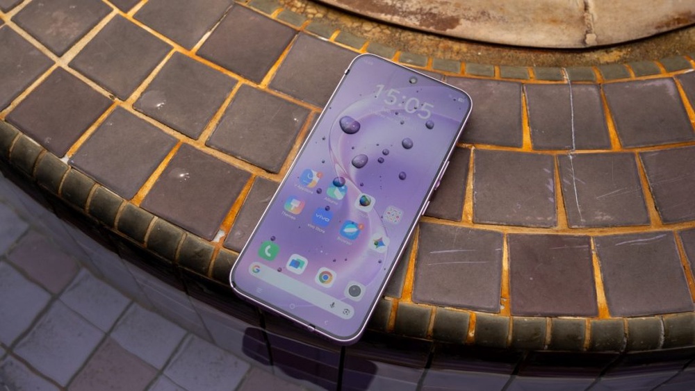 Image from: This Phone Has a 10,000mAh BlueVolt Battery That Can Power Your Other Devices | vivo V80 Lite 5G