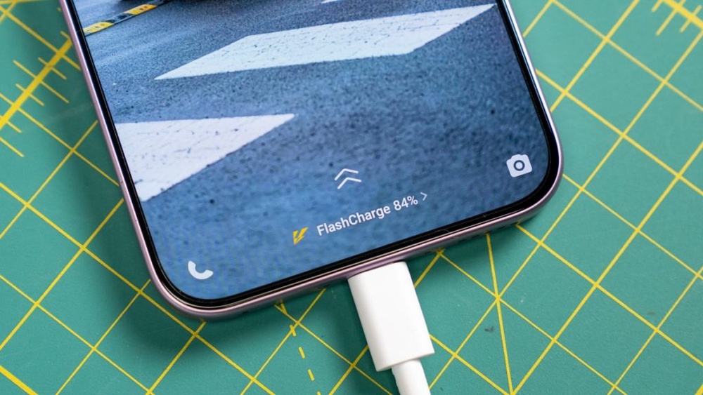 Image from: This Phone Has a 10,000mAh BlueVolt Battery That Can Power Your Other Devices | vivo V80 Lite 5G