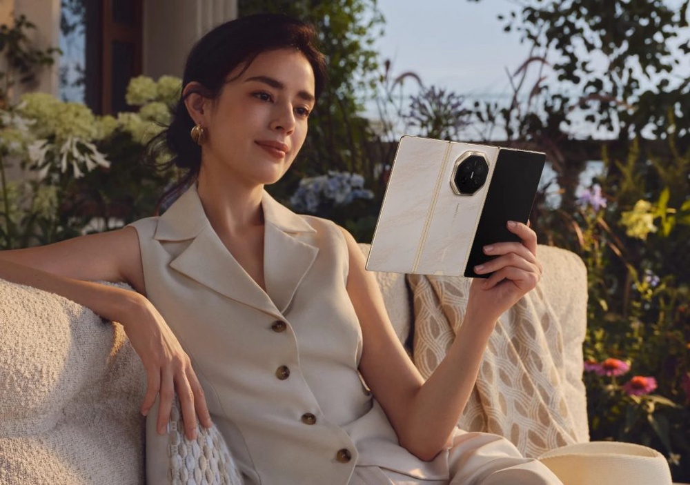 Image from: Huawei Mate XT 2: New tri-fold gets Privacy Screen, Tau Scaling Law-based Kirin 9050 Pro chip