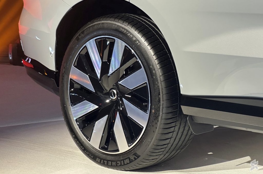 Image from: Volvo EX90 CKD priced from RM404k: Gets 671hp, 350kW DC charging, enhanced ADAS