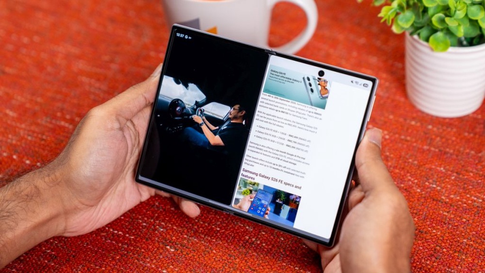 Image from: The Foldable Paradox: Why the “Best” Phone Depends Entirely on Your Routine