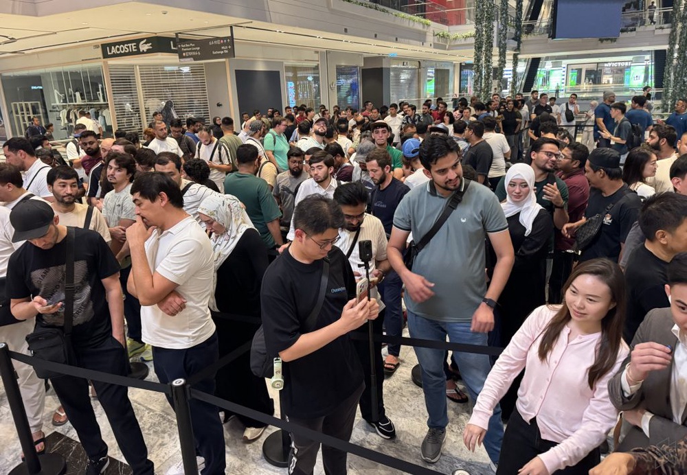 Image from: iPhone 18 Pro lands in Malaysia, first buyers queue at TRX from 4:30am