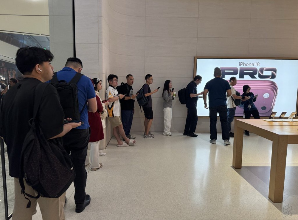 Image from: iPhone 18 Pro lands in Malaysia, first buyers queue at TRX from 4:30am