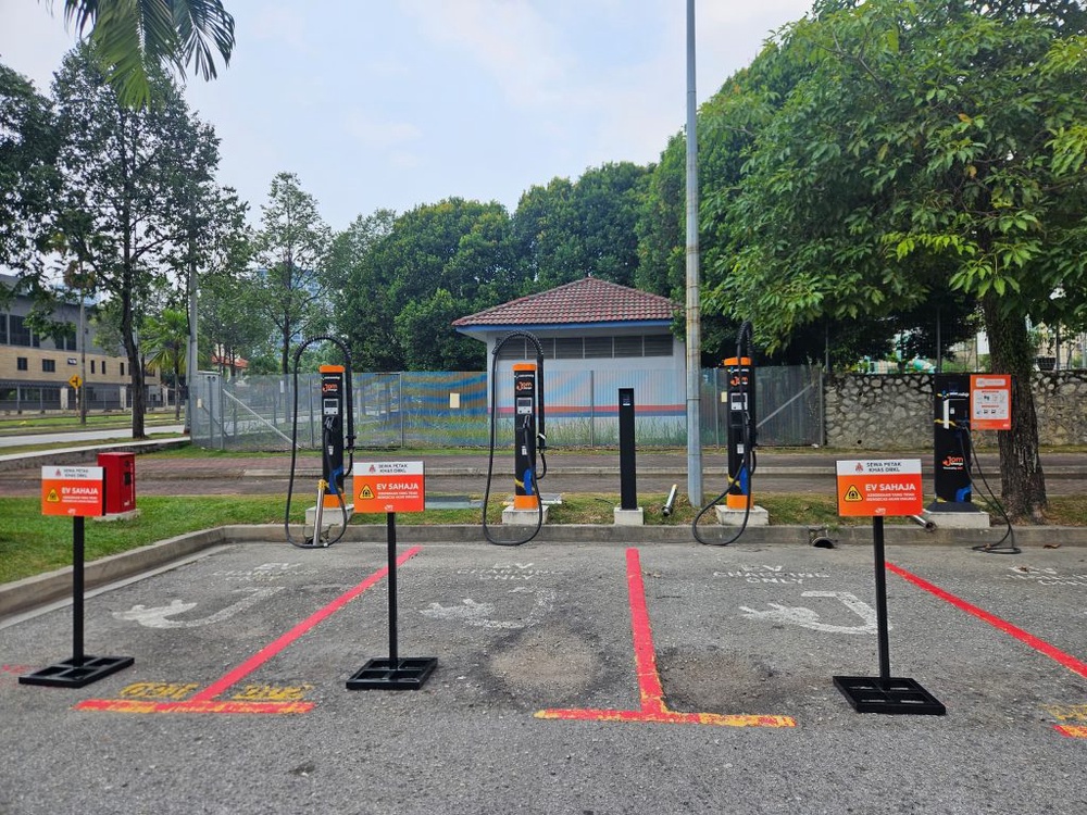 Image from: JomCharge x DBKL deploy four EV charge points at Bukit Jalil