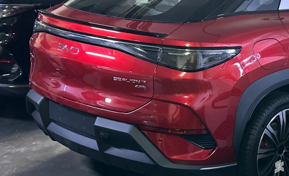 Image from: Red BYD Sealion 7 spotted in Kuala Lumpur: The next limited edition release in Malaysia?