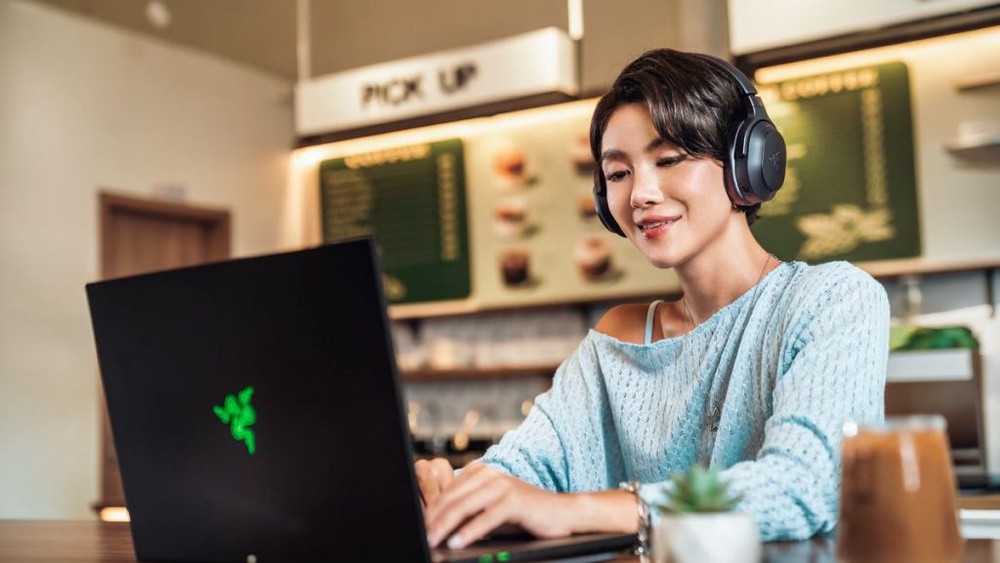 Image from: Razer Barracuda V2 Pro arrives in Malaysia with hybrid noise cancelling and 70 hour battery life