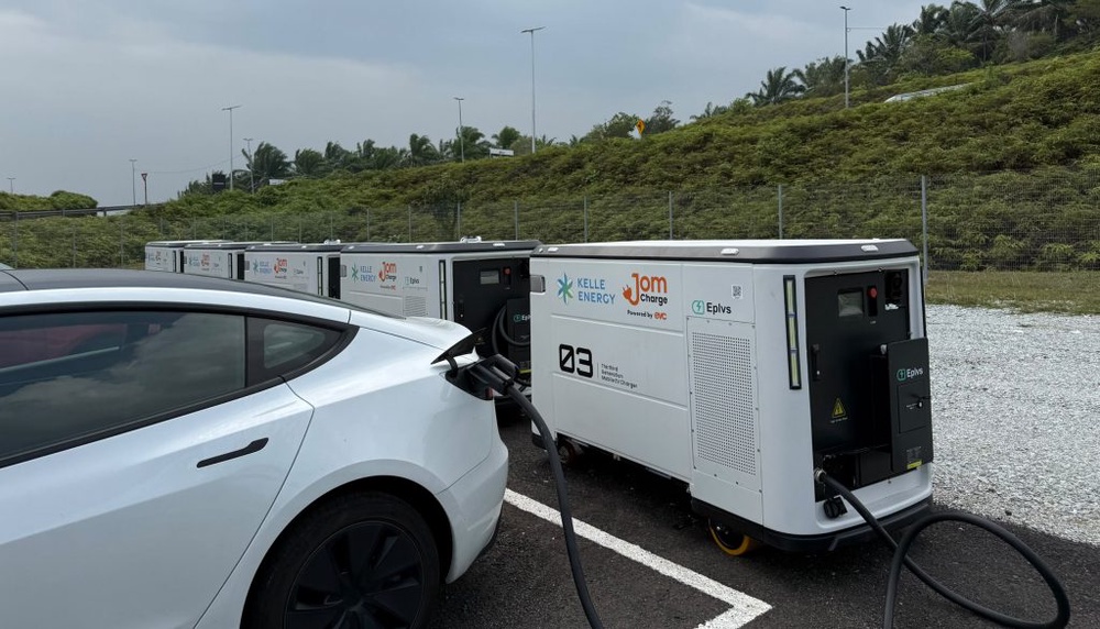 Image from: JomChargeX 1.4MW EV Charging Hub with 13 bays at Sepang now live. 50% off for limited time