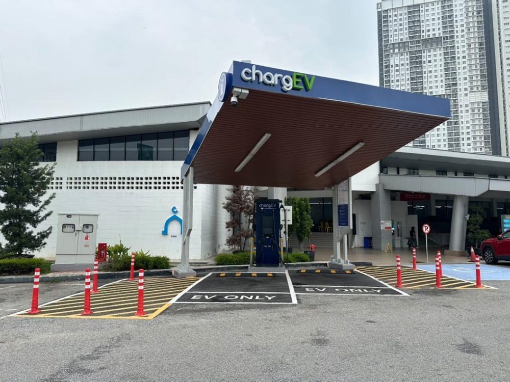 Image from: ChargEV turns on 180kW DC Charger at Awan Besar R&R on Kesas Expressway