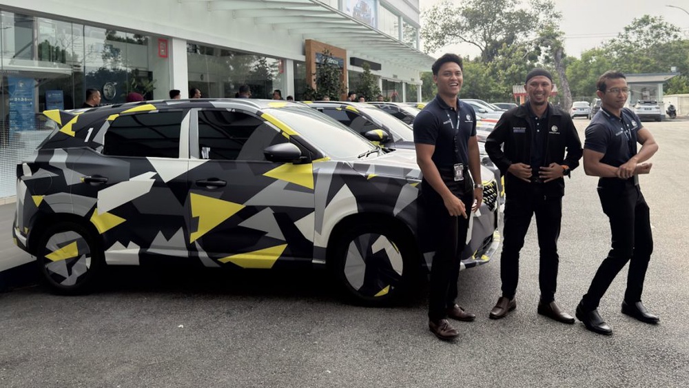 Image from: Lightly camouflaged Proton Saga Cross AMA02 hits the road: Should Perodua be worried?