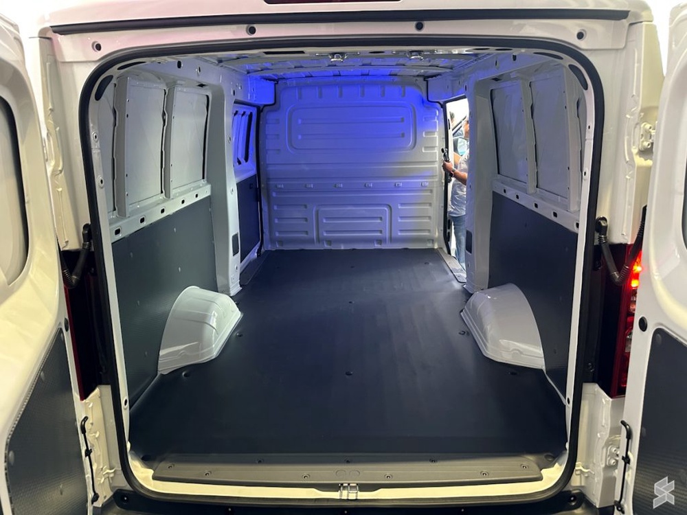 Image from: TQ Wuling Porta EV launched in Malaysia: Up to 400km CLTC range, 1.1-tonne payload, priced from RM99,800