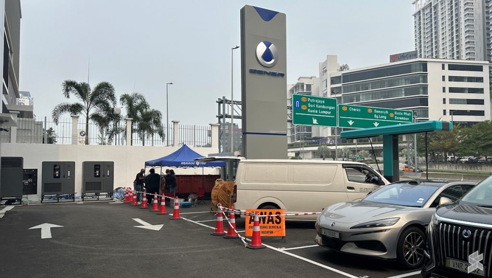 Image from: BYD Flash Charger installation underway at Denza Balakong