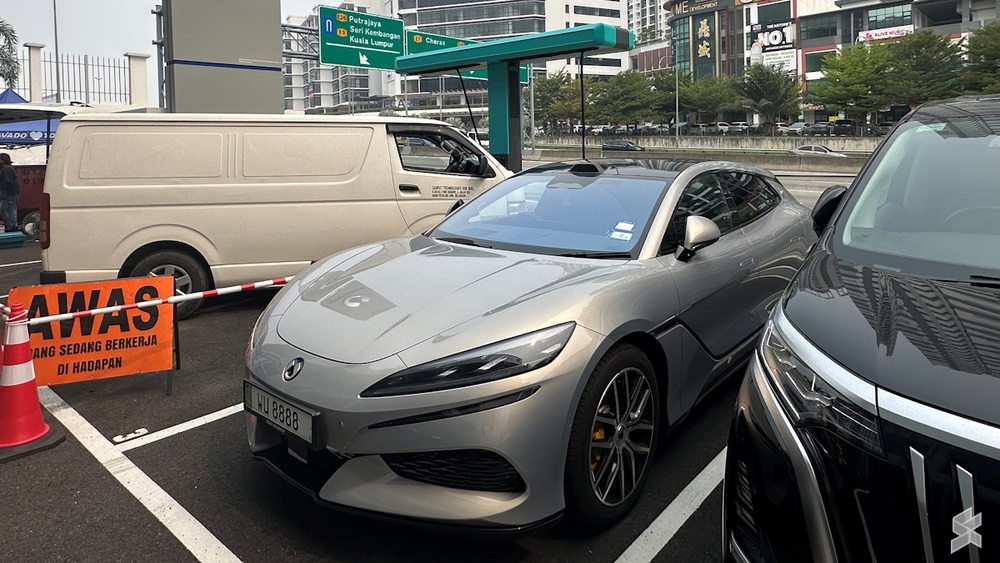 Image from: 无拉港腾势展厅正在部署比亚迪闪充桩