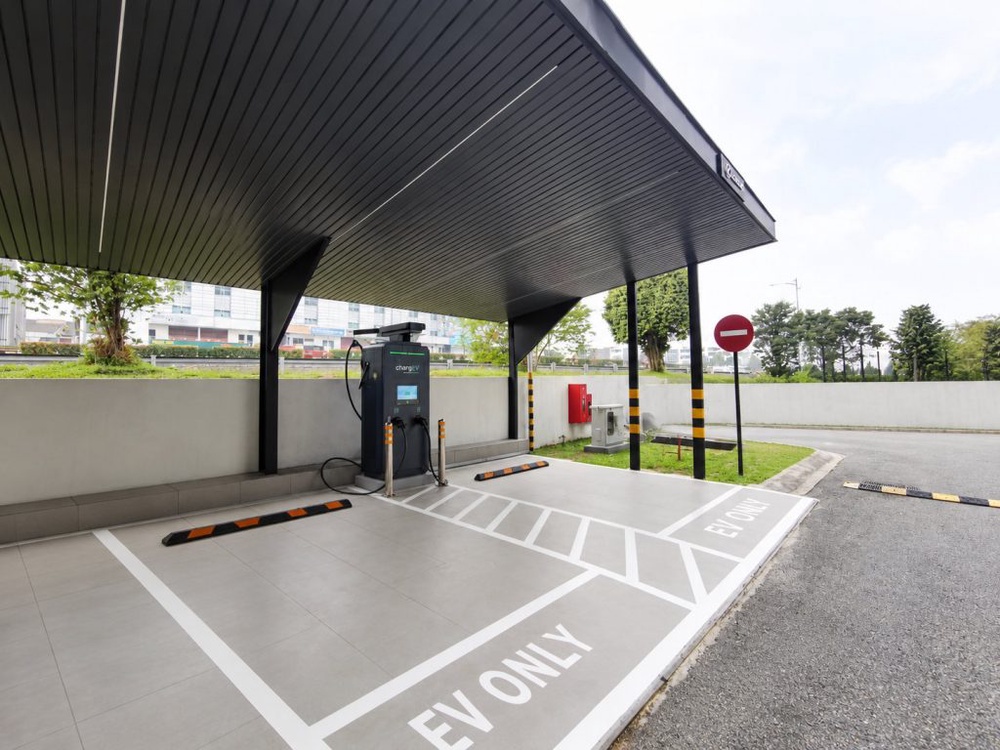 Image from: ChargEV turns on 60kW DC Chargers at Lexus Subang Jaya and Toyota Autocity Ayer Keroh