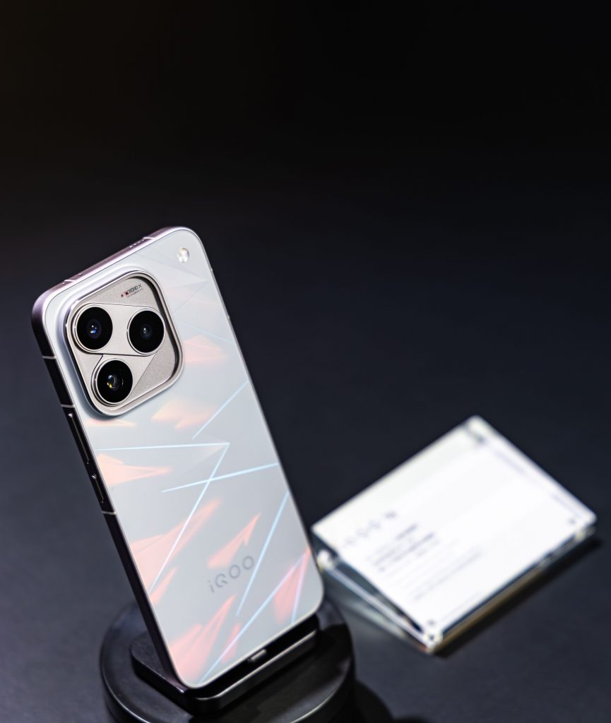 Image from: iQoo 16 launch this November, will this be Malaysia’s first Snapdragon 8 Elite Gen 6 smartphone?