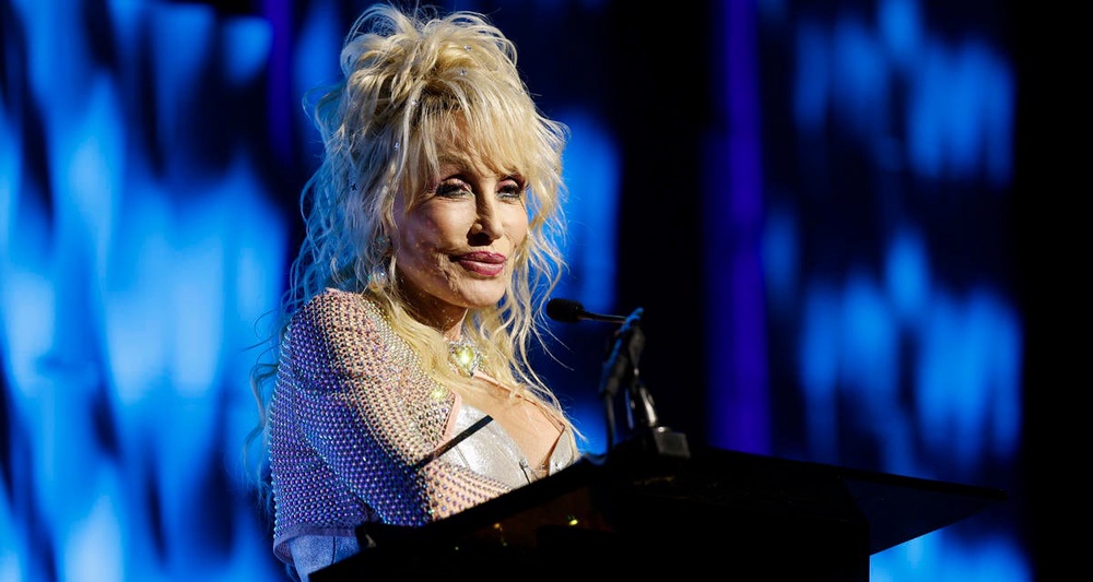 Dolly Parton puts her career 'on hold' to be with her husband, who is  battling Alzheimer's