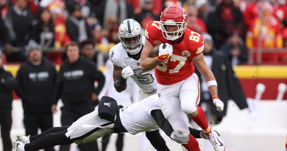 Travis Kelce Throws Tantrum During Kansas City Chiefs' Christmas Day Game