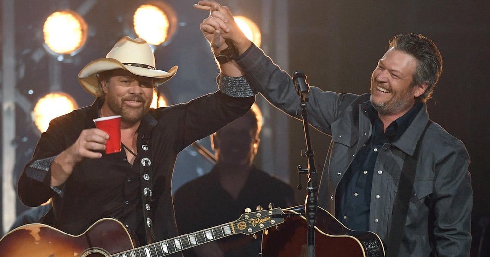 Blake Shelton Pays Emotional Tribute to 'Brother' Toby Keith Following ...