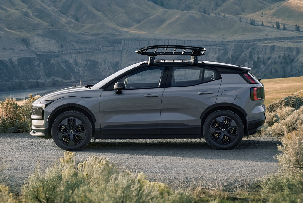 Volvo EX30 Cross Country rugged exterior details