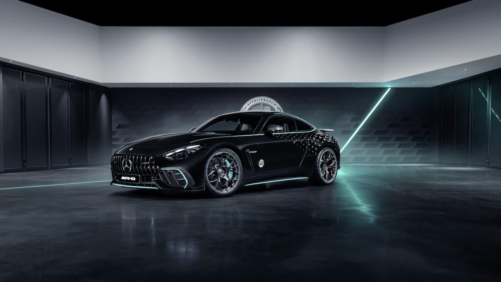 Mercedes-AMG-GT-63-PRO-4MATIC+-Coupé-Motorsport-Collectors-Edition-(1).jpg